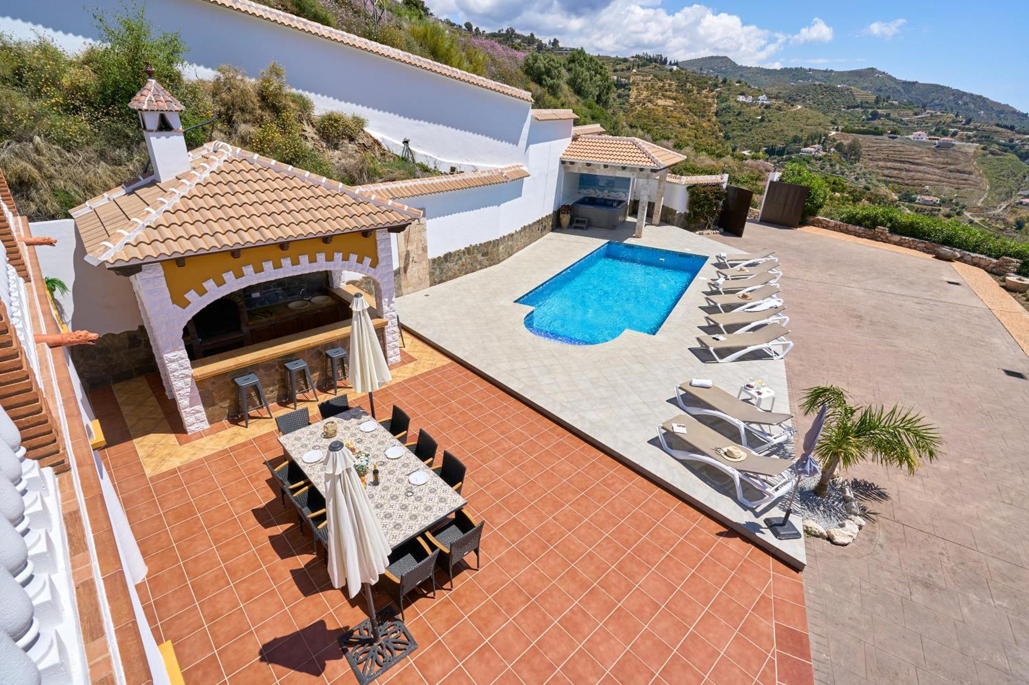 Villa Javier En Sayalonga Ngoại thất bức ảnh