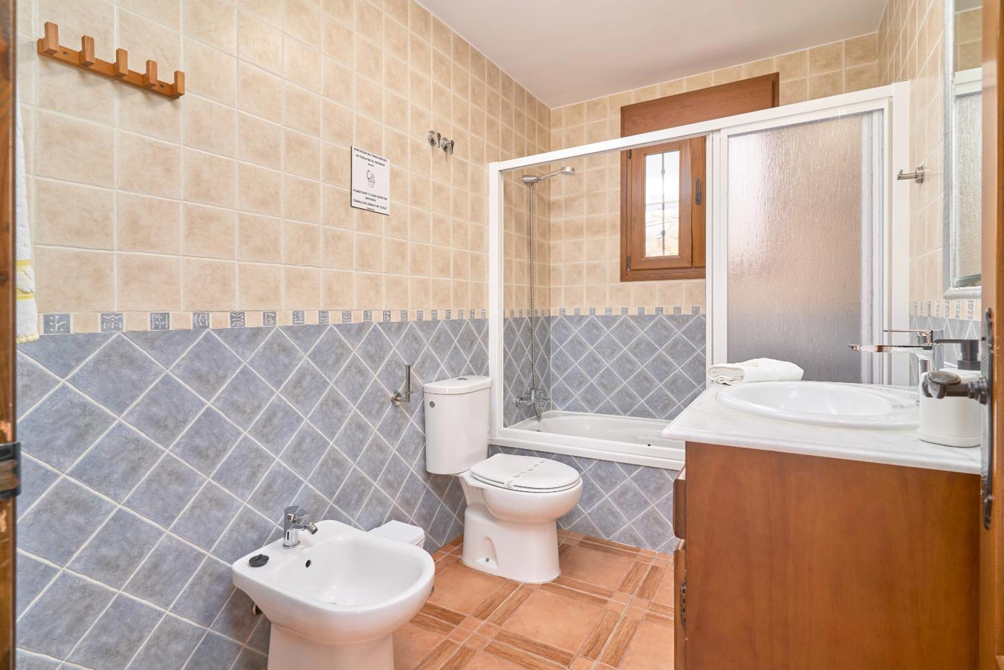 Villa Javier En Sayalonga Ngoại thất bức ảnh