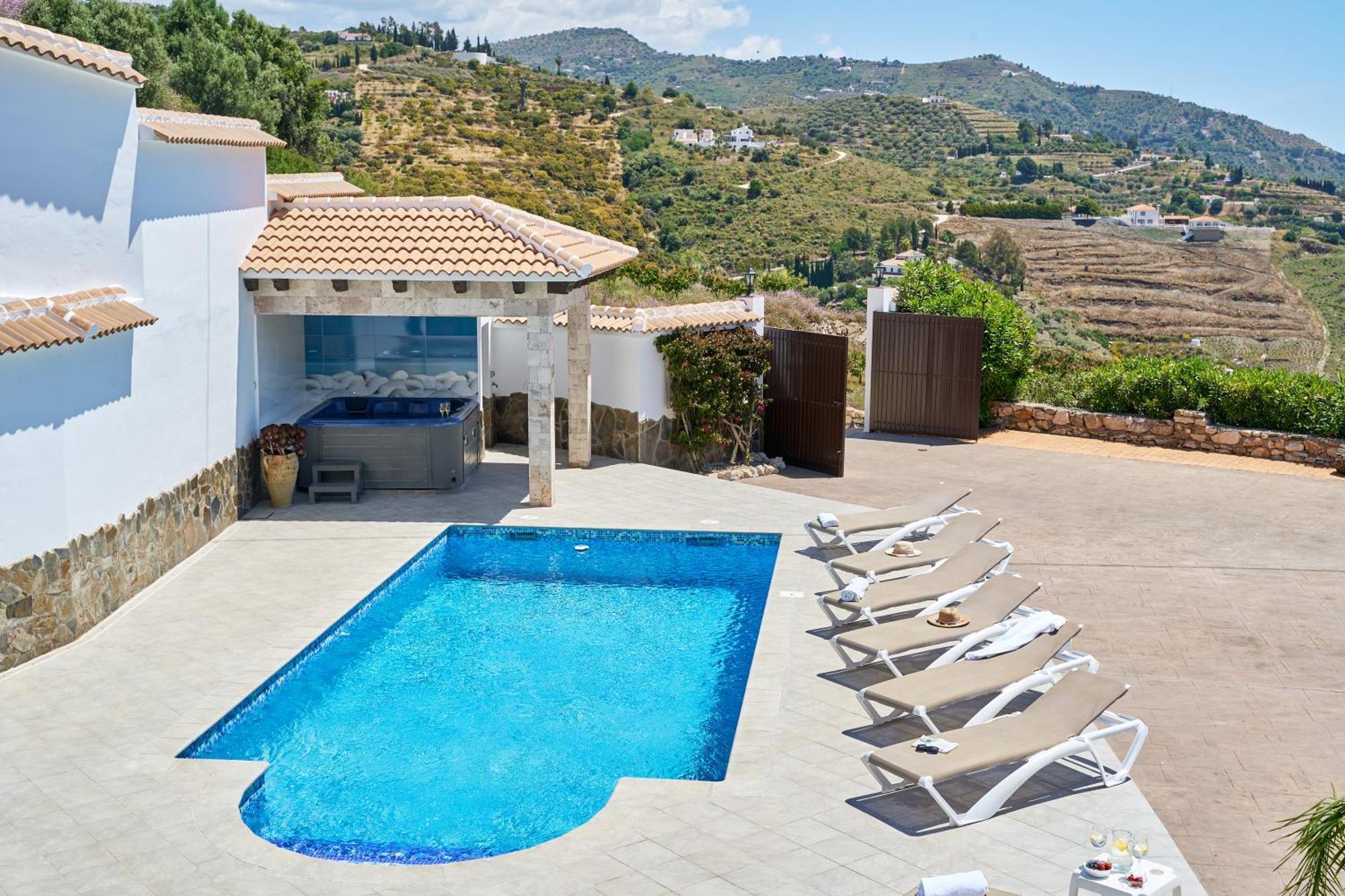 Villa Javier En Sayalonga Ngoại thất bức ảnh