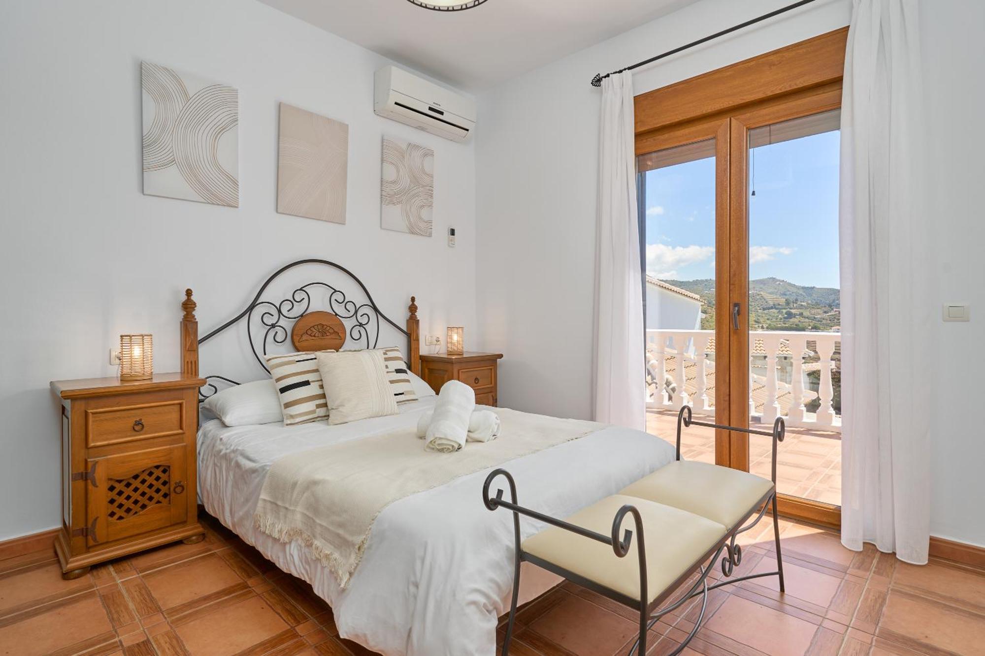 Villa Javier En Sayalonga Ngoại thất bức ảnh